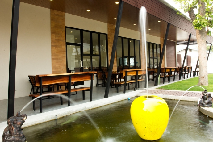 Imagen del bar/restaurante del Hotel Np. Foto 6