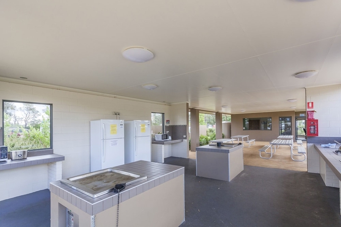 Imagen de los interiores del Hotel Nrma Eastern Beach Holiday Park. Foto 17