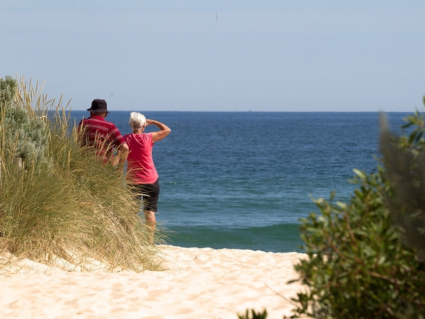 Imagen de los exteriores del Hotel Nrma Eastern Beach Holiday Park. Foto 15