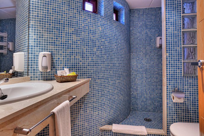 Imagen general del Hotel Ns Albolut. Foto 8