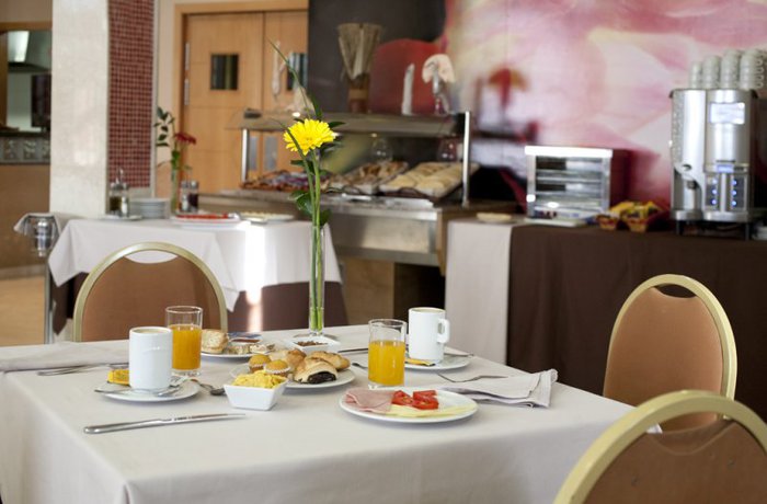 Imagen general del Hotel Ns Albolut. Foto 10