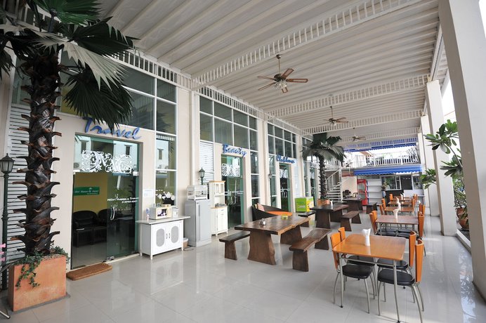 Imagen de los exteriores del Hotel Nsiri Resort and. Foto 9
