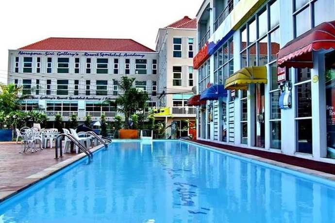 Imagen de la piscina del Hotel Nsiri Resort and. Foto 20