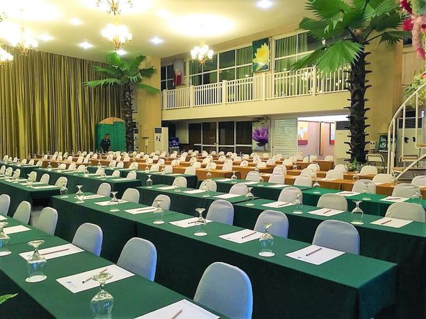 Imagen de los interiores del Hotel Nsiri Resort and. Foto 15