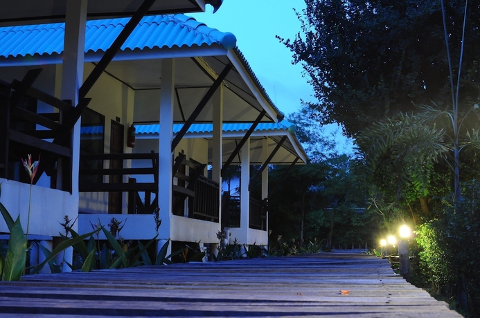 Imagen de los interiores del Hotel N.t. Lanta Resort. Foto 13