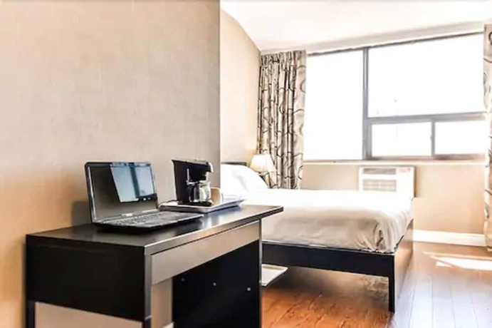 Imagen de la habitación del Hotel Nu Toronto. Foto 5