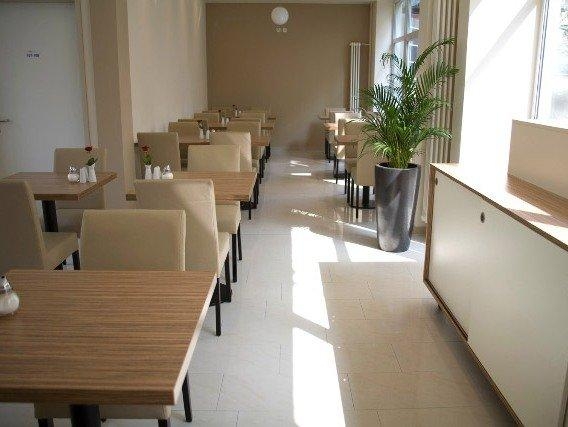 Imagen del bar/restaurante del Hotel Nu Wave. Foto 2