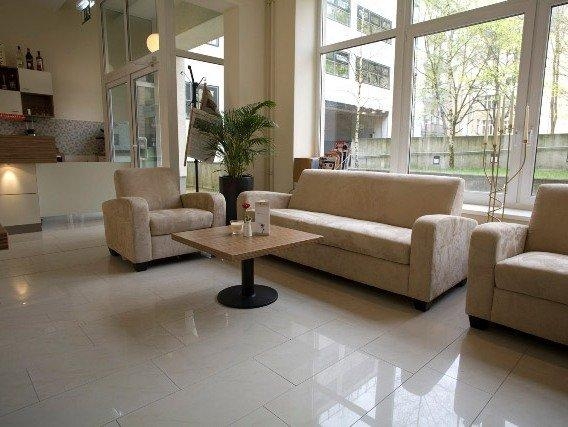 Imagen de los interiores del Hotel Nu Wave. Foto 5