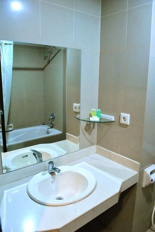 Imagen de la habitación del Hotel Nuansa Indah. Foto 10