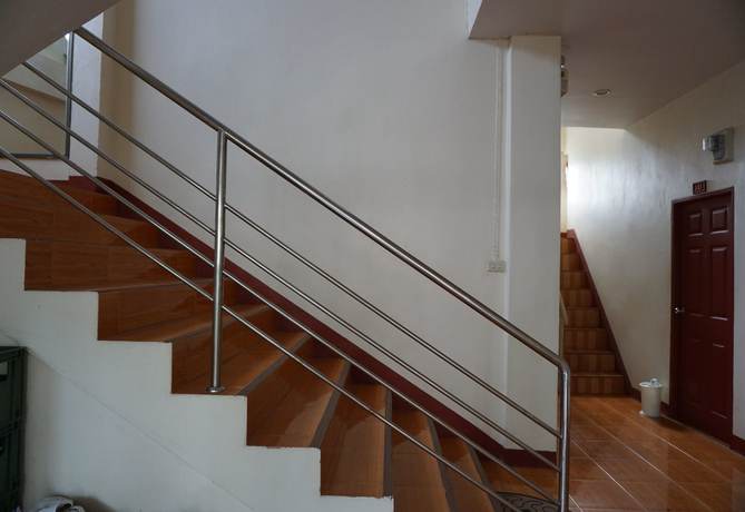 Imagen de los exteriores del Hotel Nuchjaree Place. Foto 8