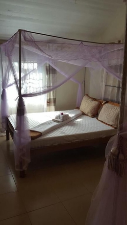 Imagen de los interiores del Hotel Nuel Residence entebbe. Foto 16