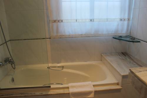 Imagen de la habitación del Hotel Nueva Colina. Foto 9