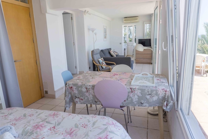 Imagen de la habitación del Hotel Nueva Suecia 716. Foto 3