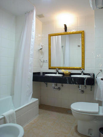 Imagen de la habitación del Hotel Nuevo Arlanza. Foto 5