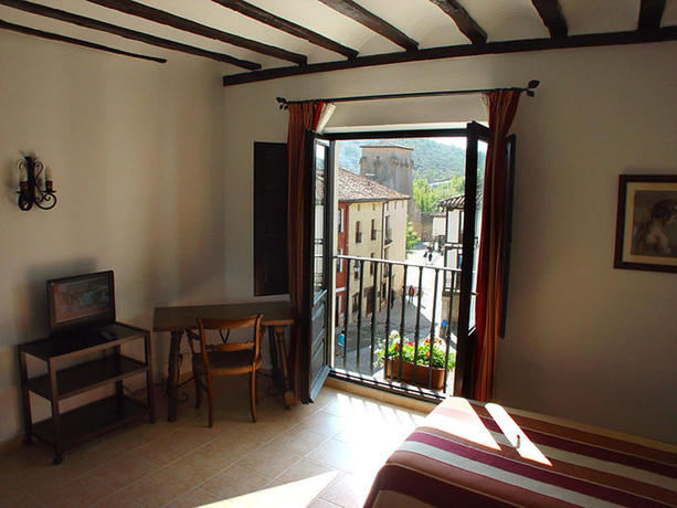 Imagen de la habitación del Hotel Nuevo Arlanza. Foto 7