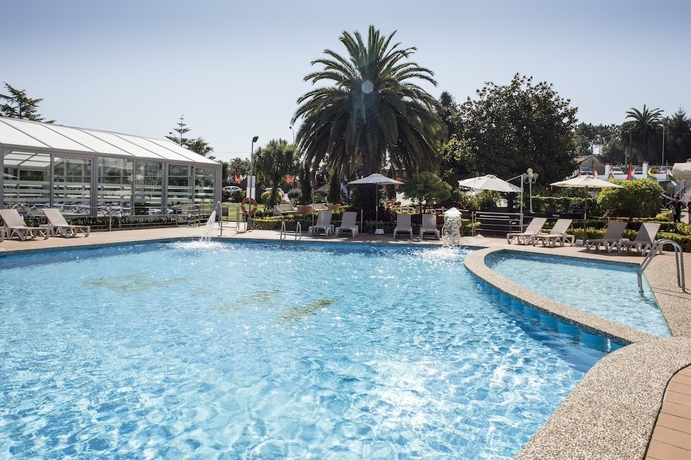 Imagen de la piscina del Hotel Nuevo Astur. Foto 18