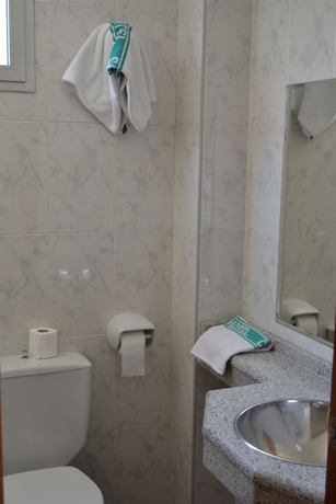 Imagen de la habitación del Hotel Nuevo Cachalote. Foto 8