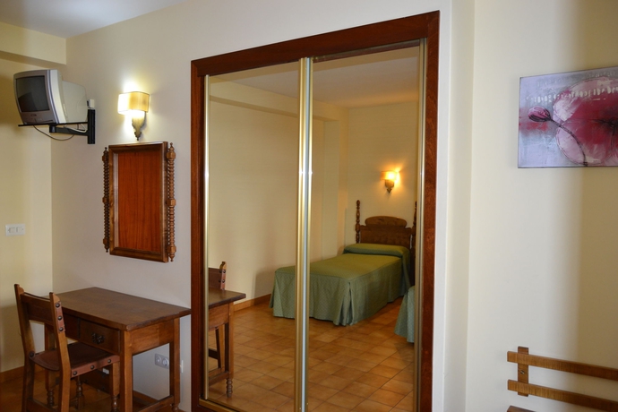 Imagen de la habitación del Hotel Nuevo Cachalote. Foto 10