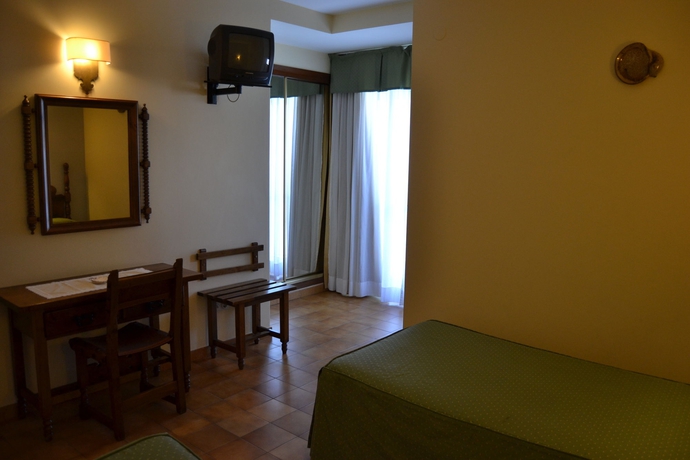 Imagen de la habitación del Hotel Nuevo Cachalote. Foto 14