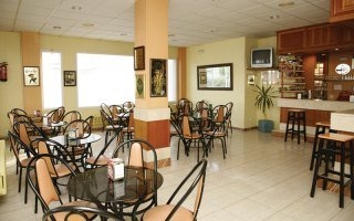 Imagen del bar/restaurante del Hotel Nuevo Covelmar. Foto 3