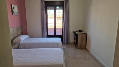 Imagen de la habitación del Hotel Nuevo Espartinas. Foto 10