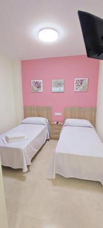 Imagen de la habitación del Hotel Nuevo Espartinas. Foto 12