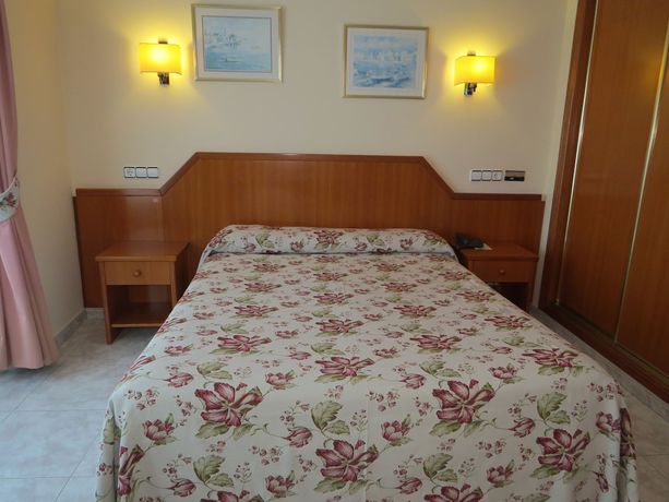 Imagen de la habitación del Hotel Nuevo Lanzada. Foto 8