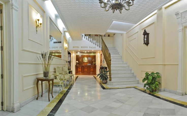 Imagen de los interiores del Hotel Nuevo Palas. Foto 12