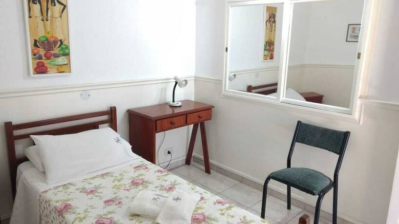 Imagen de la habitación del Hotel Nuevo Parador. Foto 21