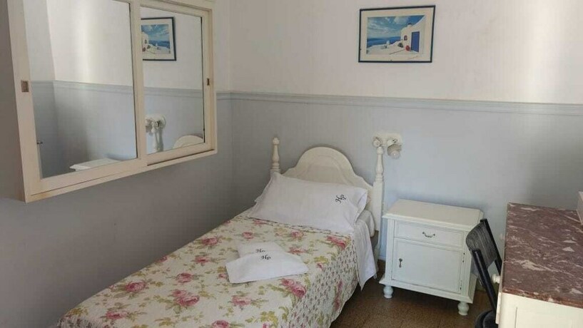 Imagen de la habitación del Hotel Nuevo Parador. Foto 22