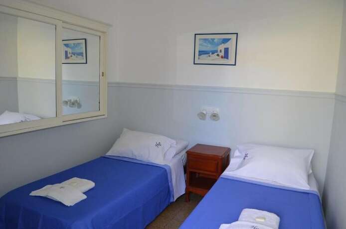 Imagen de la habitación del Hotel Nuevo Parador. Foto 36