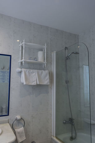 Imagen de la habitación del Hotel Nuevo Vichona. Foto 3