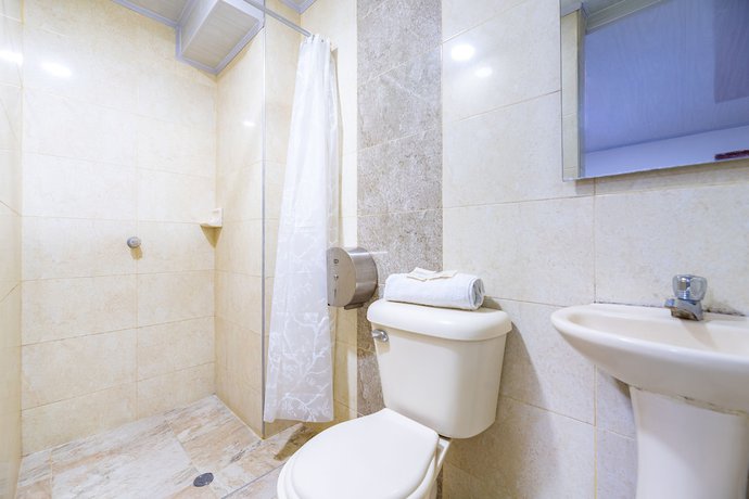 Imagen de la habitación del Hotel Nuevo Yalu. Foto 4