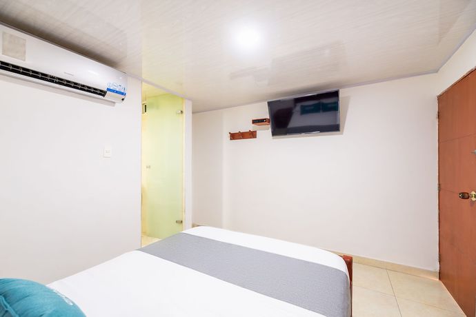 Imagen de la habitación del Hotel Nuevo Yalu. Foto 10