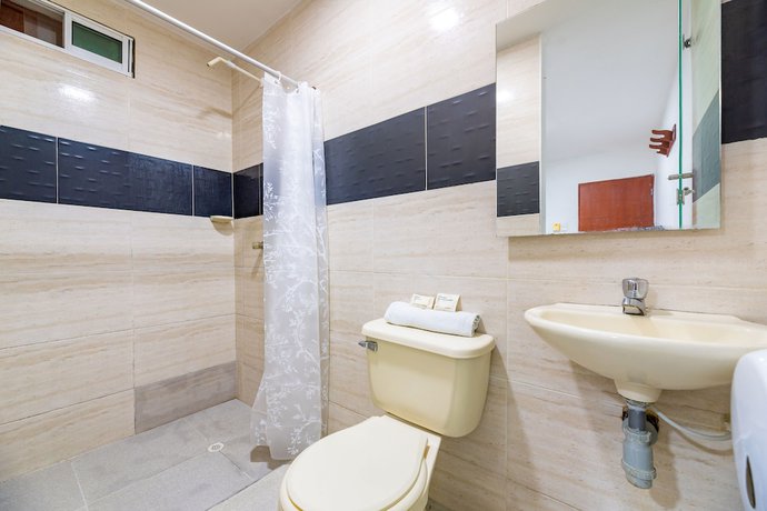 Imagen de la habitación del Hotel Nuevo Yalu. Foto 11