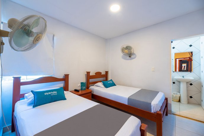 Imagen de la habitación del Hotel Nuevo Yalu. Foto 13