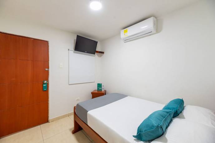 Imagen de la habitación del Hotel Nuevo Yalu. Foto 15