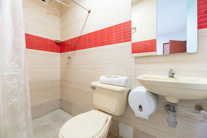 Imagen de la habitación del Hotel Nuevo Yalu. Foto 16