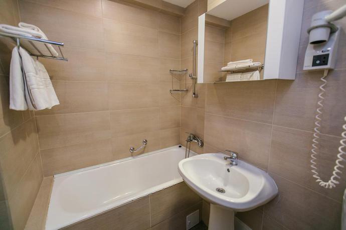 Imagen de los interiores del Hotel Nufarul. Foto 10
