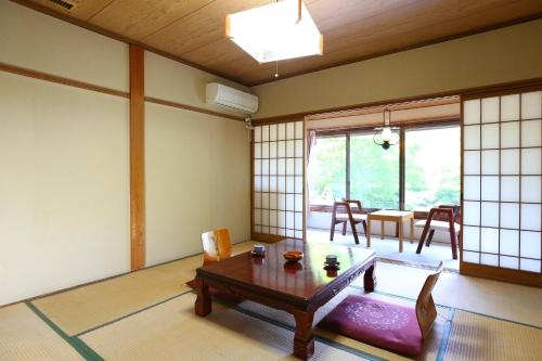 Imagen de la habitación del Hotel Nukumorino-yado Komanoyu. Foto 8
