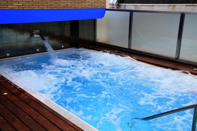 Imagen de la piscina del Hotel Num. Foto 13