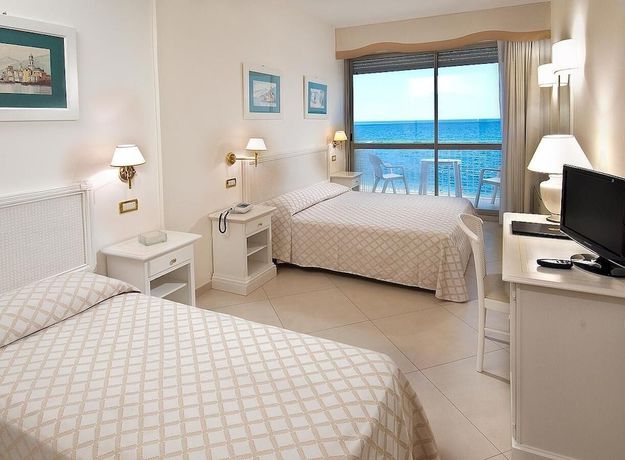 Imagen de la habitación del Hotel Numana Palace. Foto 8