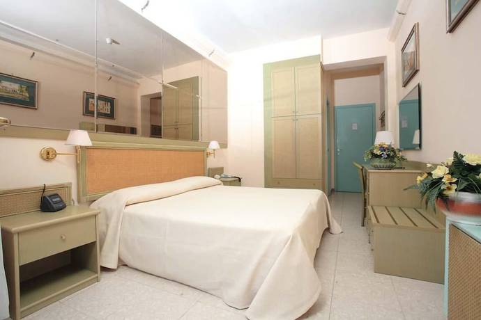 Imagen de la habitación del Hotel Numana Palace. Foto 9