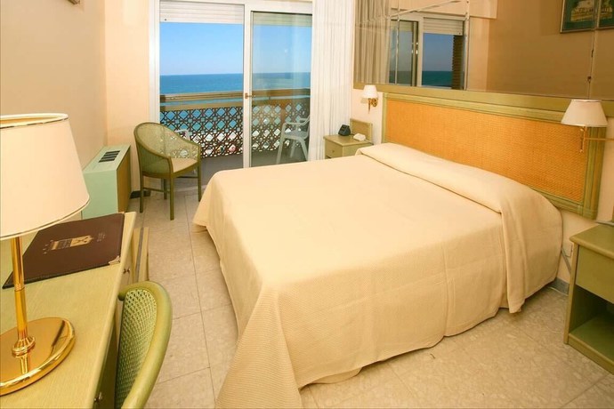 Imagen de la habitación del Hotel Numana Palace. Foto 11