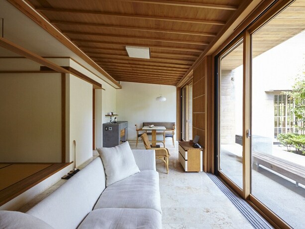 Imagen de la habitación del Hotel Numazu Club. Foto 17
