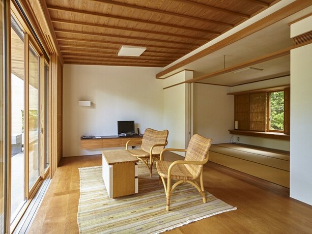Imagen de la habitación del Hotel Numazu Club. Foto 22