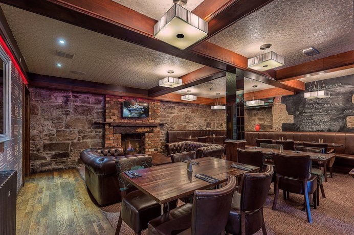 Imagen del bar/restaurante del Hotel Number 44 and Bar. Foto 2