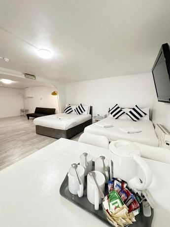 Imagen de la habitación del Hotel Number 75. Foto 3