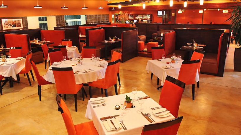 Imagen del bar/restaurante del Hotel Numbi and Garden Suites. Foto 3