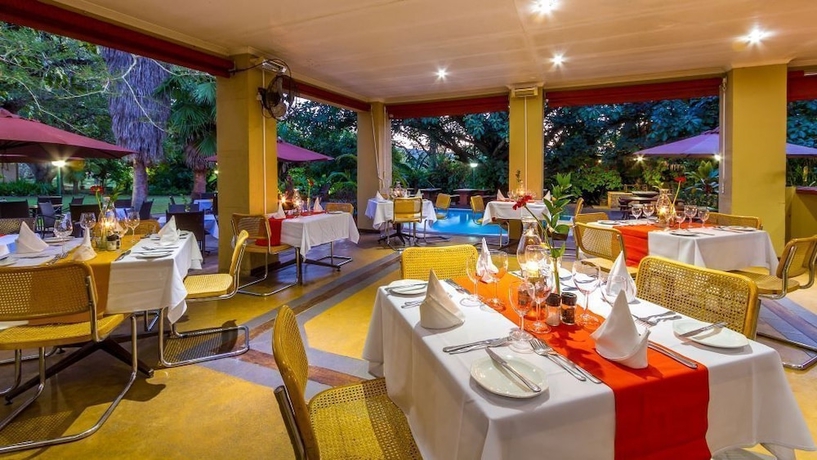 Imagen del bar/restaurante del Hotel Numbi and Garden Suites. Foto 5